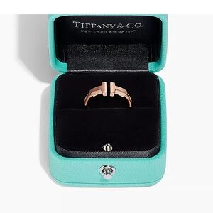 Tiffany T collection wire ring